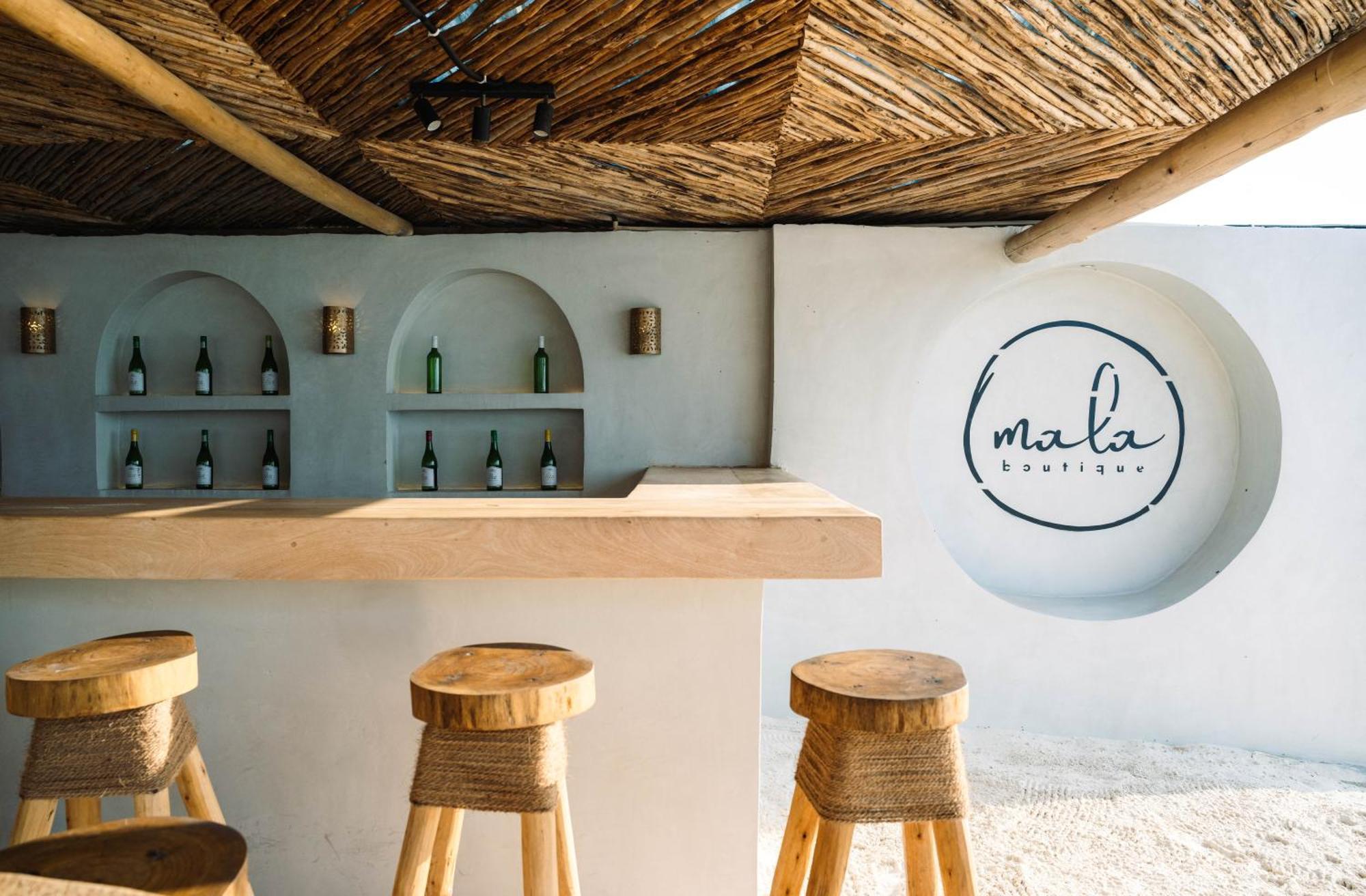 Mala Boutique Hotel Буейю Екстериор снимка