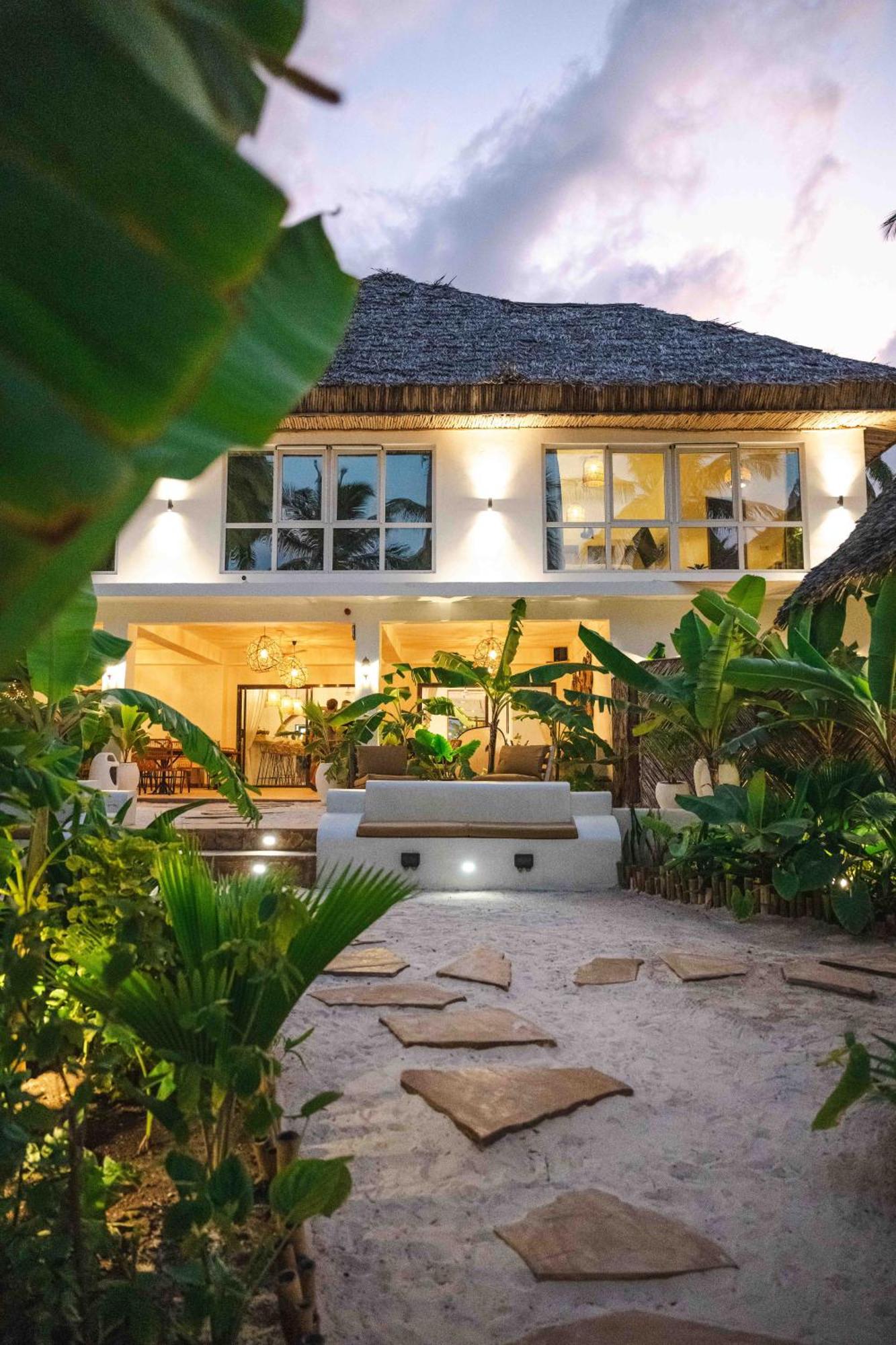 Mala Boutique Hotel Буейю Екстериор снимка