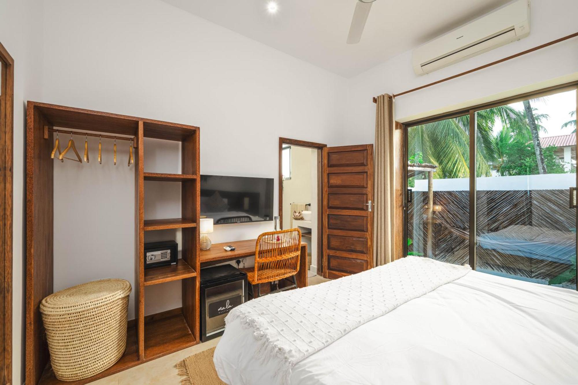 Mala Boutique Hotel Буейю Екстериор снимка